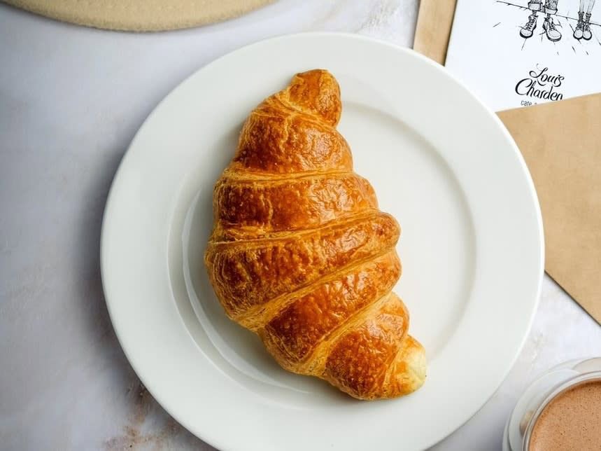 Classic croissant