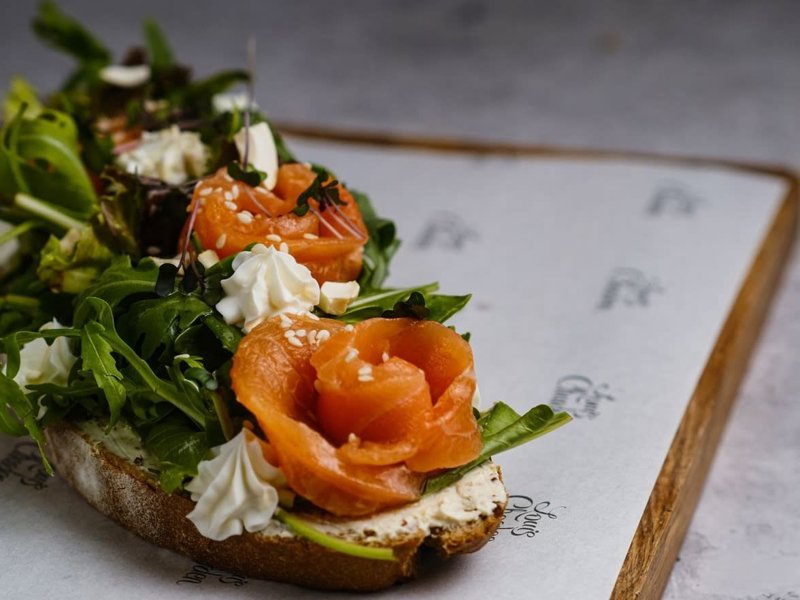 Salmon bruschetta