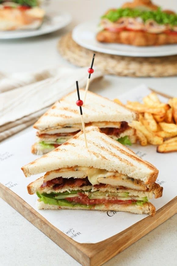 Chicken and bacon club sandwich