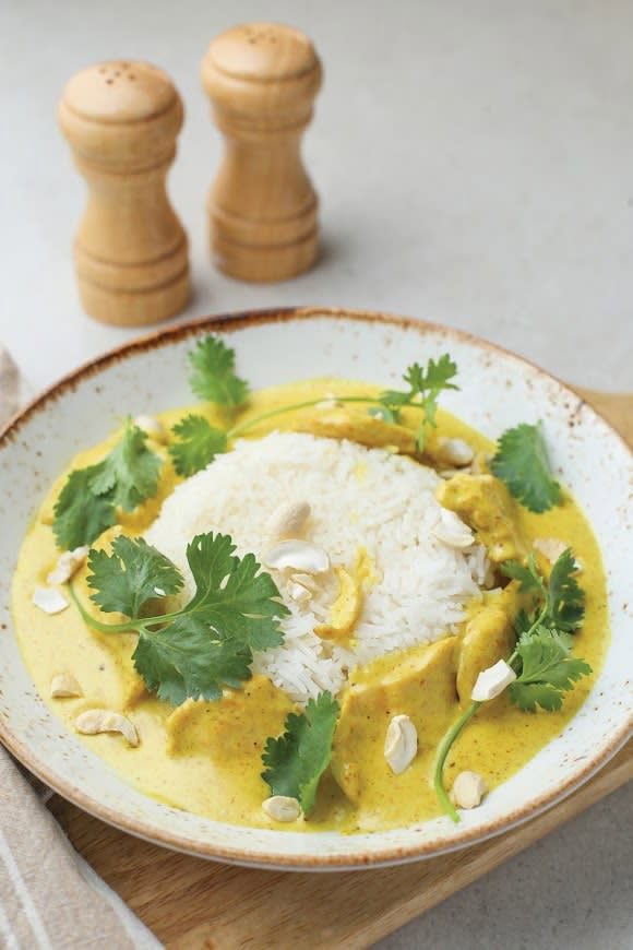Chicken fillet with curry sauce and rice
