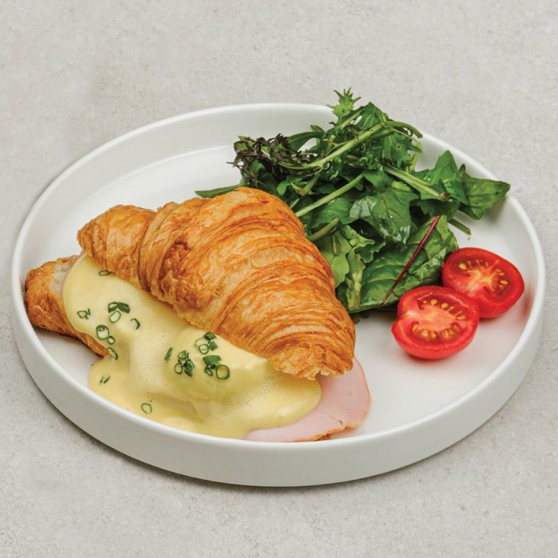 Croissant Benedict with ham