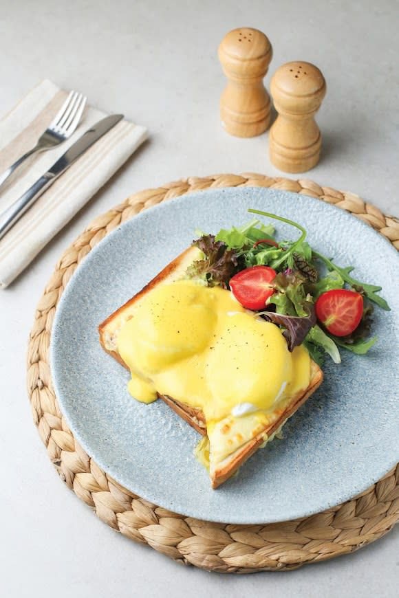 French toast Benedict with cheese