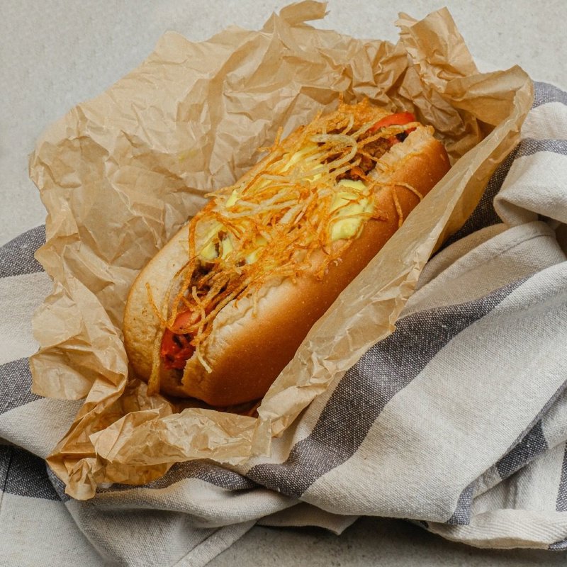 Bolognese hot dog