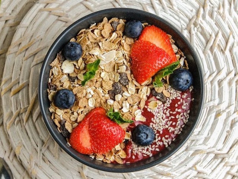 Berry smoothie bowl